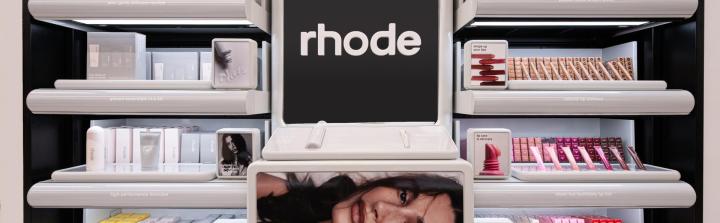 Rhode Hailey Bieber rozbiło bank w Sephorze. Sprzedaż za 10 mln dolar&oacute;w w dwa dni!